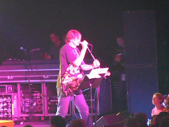 Thurston Moore performing "Psychic Hearts"